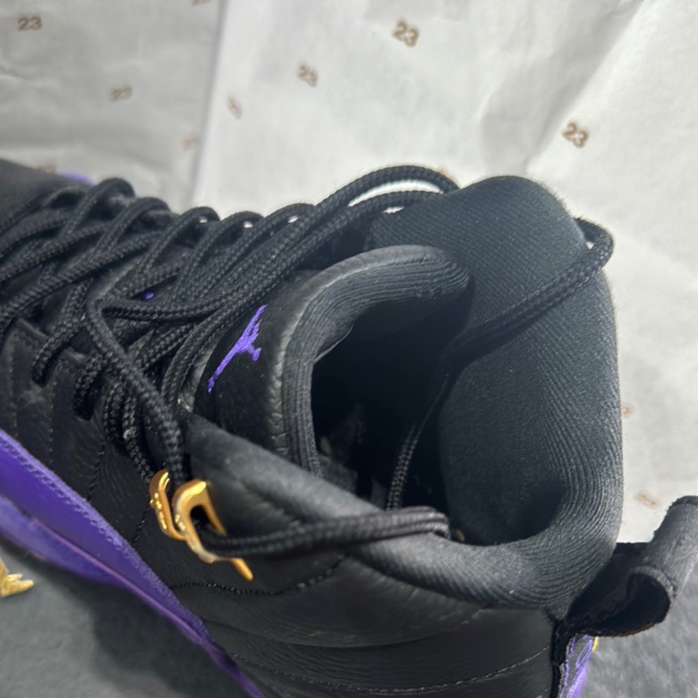 Jordan Boys 3.5Y Shoes Black and Purple - Picture 4 of 7